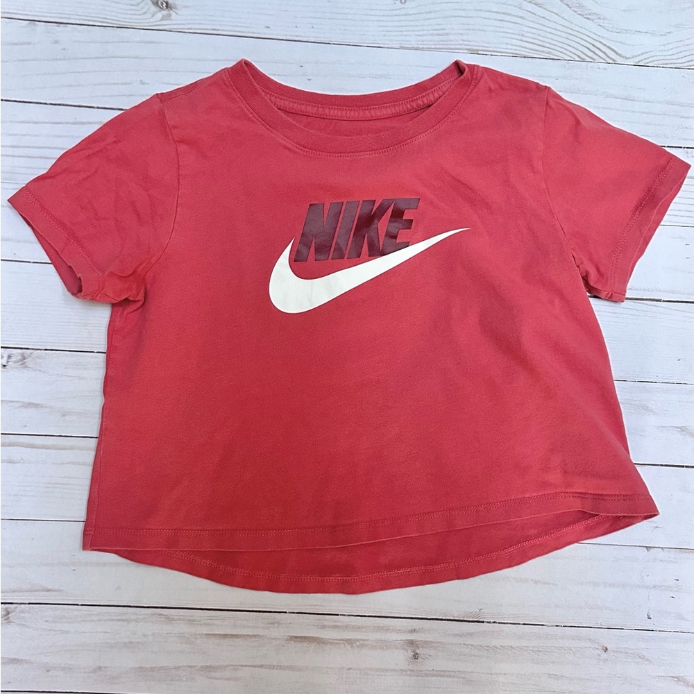 Girls Nike Cropped T-Shirt (size M)